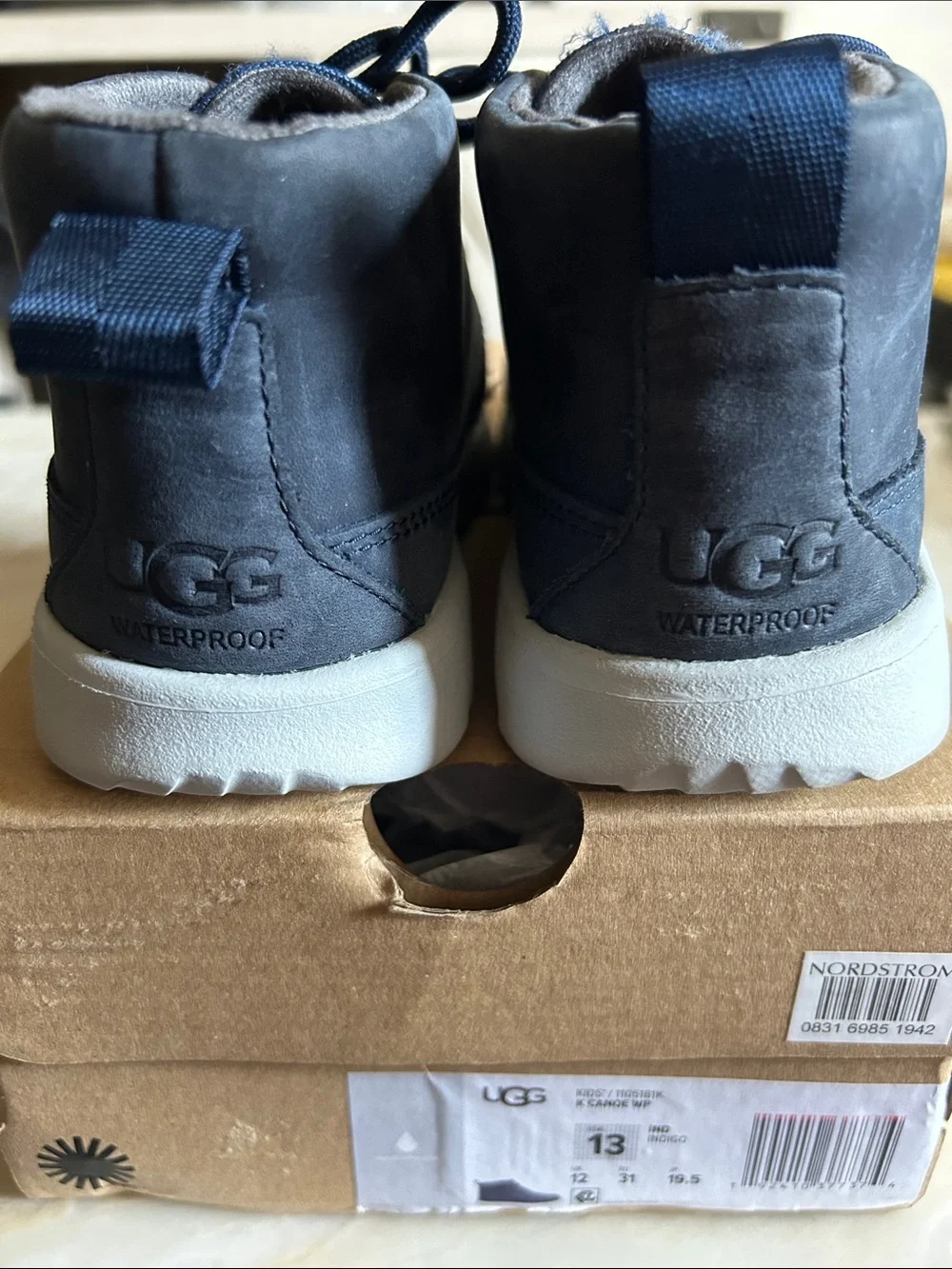 Uggs Kids Boys Canoe Mid-Top Waterproof Indigo Blue Leather Chukka Boots Size 13